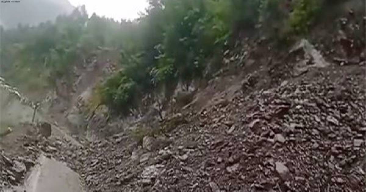 Uttarakhand: Roadblock near Chhinka after boulder rolls off hill